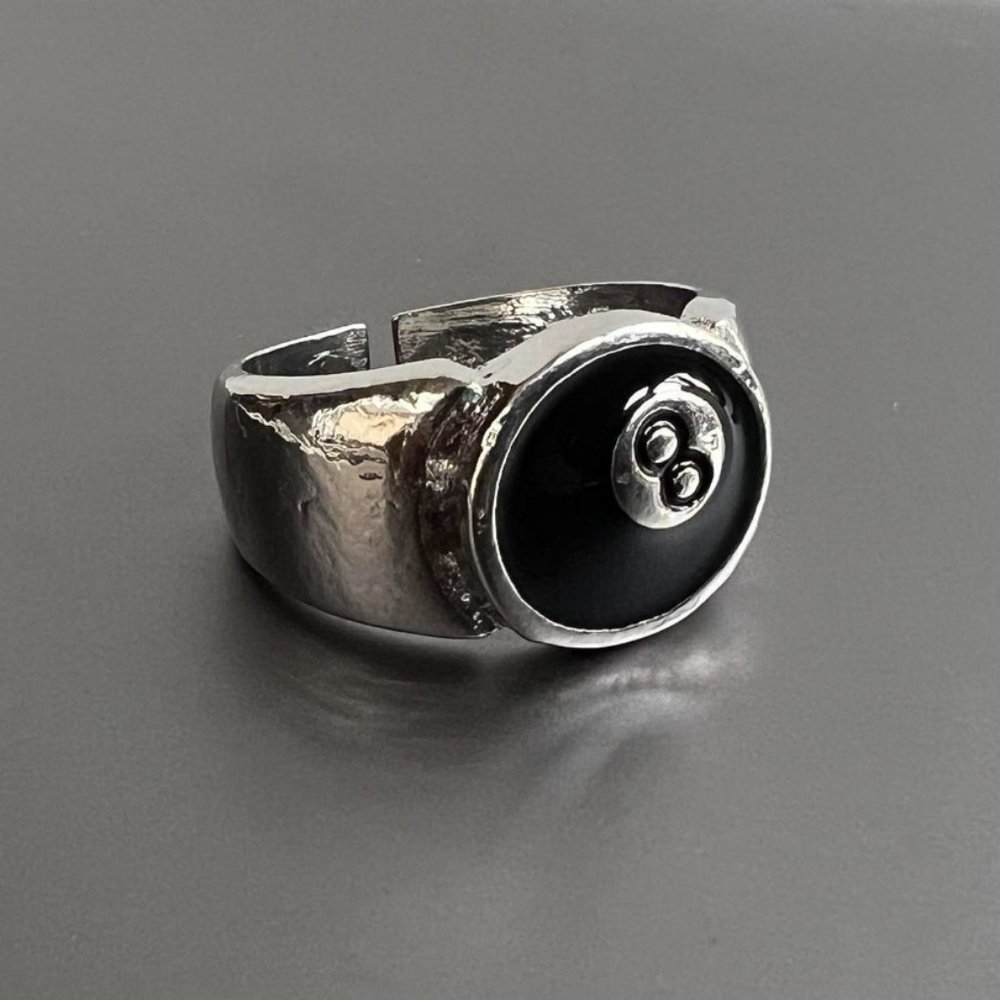 Y2K 2000s vintage retro style 8 ball chrome silver ring